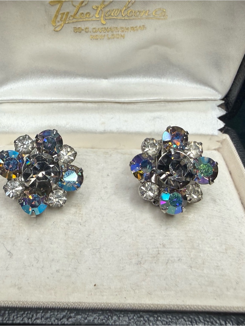 VTG Weiss Grey & Clear R.S. Aurora Borealis Clip On Earrings - Picture 5 of 7